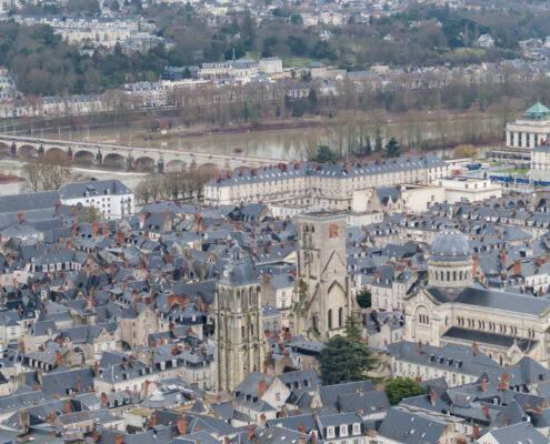 vue aerienne droniste tours